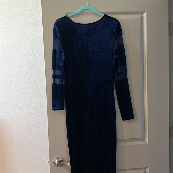Velvet Mesh Long-sleeve Gown (Size 12 but has enough stretch for 14/16) - Picture 5 of 5